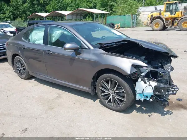 4T1T11AKXRU852888 2024 TOYOTA CAMRY - Image 1