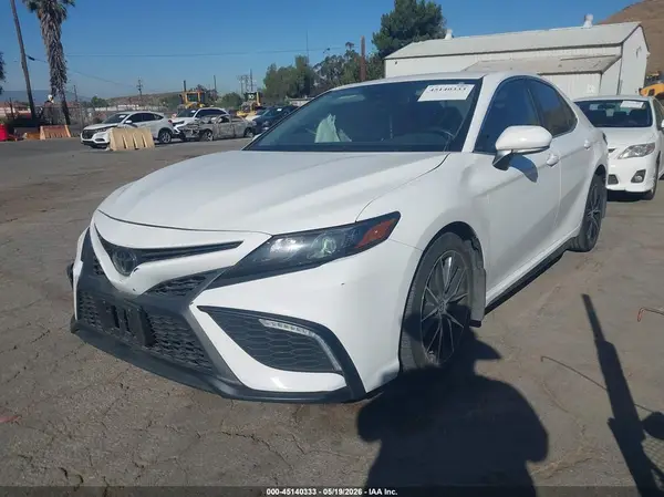 4T1T11AKXRU902575 2024 TOYOTA CAMRY - Image 2