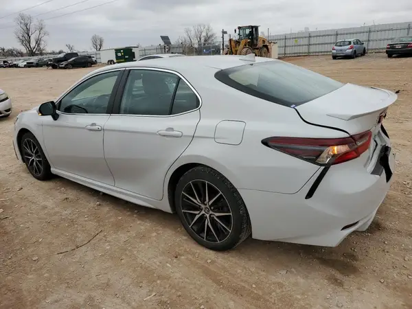 4T1T11BK0NU049340 2022 TOYOTA CAMRY - Image 2