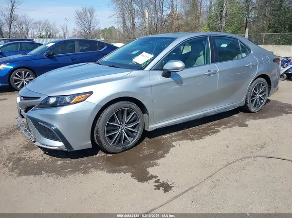 4T1T11BK0NU054876 2022 TOYOTA CAMRY - Image 2