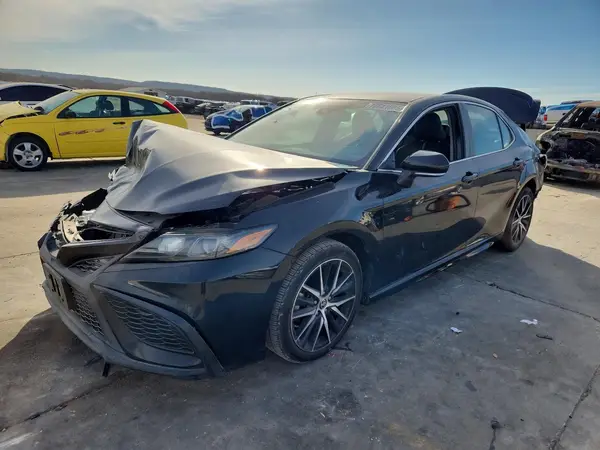 4T1T11BK0NU066008 2022 TOYOTA CAMRY - Image 1