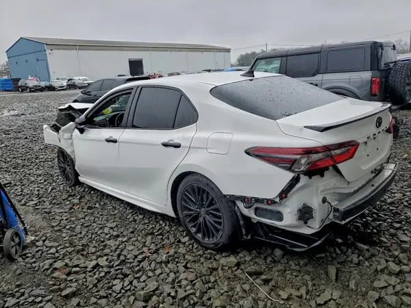 4T1T11BK1MU032593 2021 TOYOTA CAMRY - Image 2