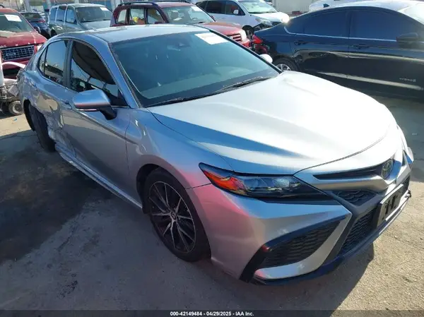 4T1T11BK1MU041620 2021 TOYOTA CAMRY - Image 1