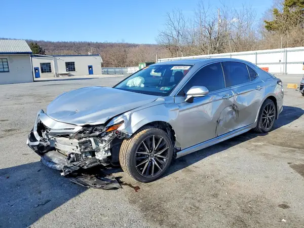 4T1T11BK1NU056684 2022 TOYOTA CAMRY - Image 1