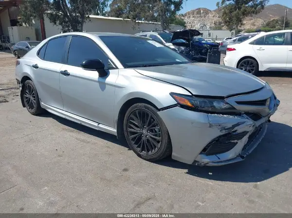 4T1T11BK2MU020758 2021 TOYOTA CAMRY - Image 1