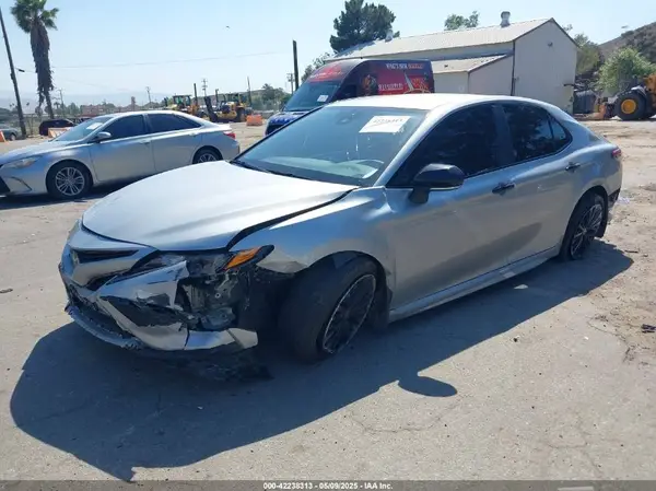4T1T11BK2MU020758 2021 TOYOTA CAMRY - Image 2