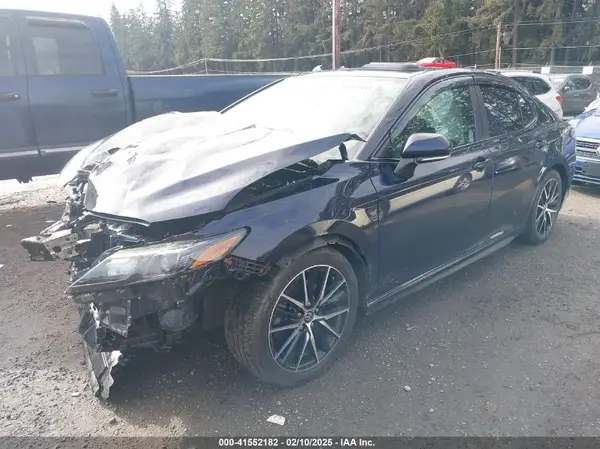 4T1T11BK2NU053518 2022 TOYOTA CAMRY - Image 2