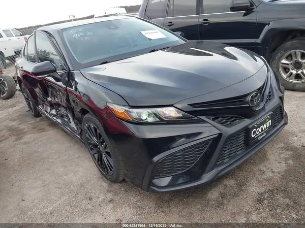 4T1T11BK2NU056242 2022 TOYOTA CAMRY - Image 1