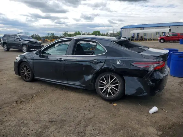 4T1T11BK2NU070738 2022 TOYOTA CAMRY - Image 2