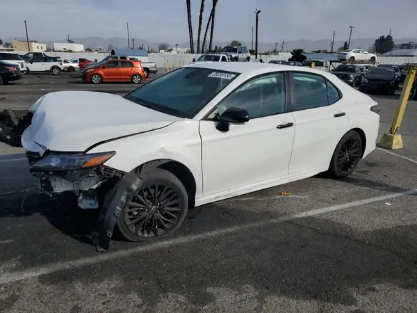 4T1T11BK3MU040503 2021 TOYOTA CAMRY - Image 1