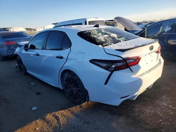 4T1T11BK3NU054449 2022 TOYOTA CAMRY - Image 2