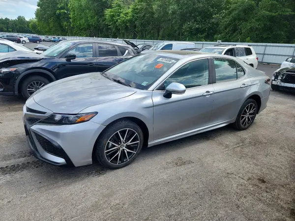 4T1T11BK3NU061207 2022 TOYOTA CAMRY - Image 1