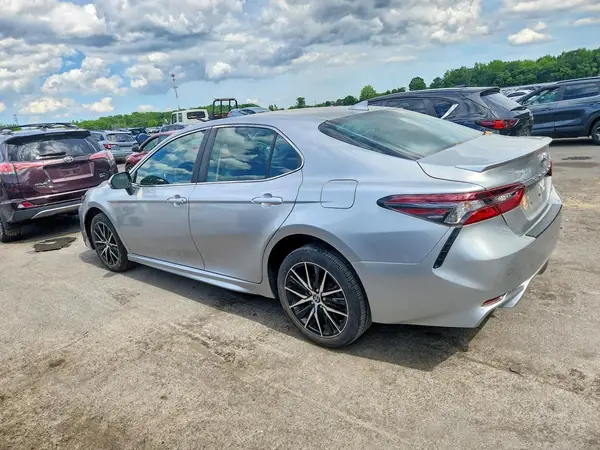 4T1T11BK3NU061207 2022 TOYOTA CAMRY - Image 2