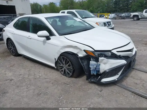 4T1T11BK3PU105645 2023 TOYOTA CAMRY - Image 1