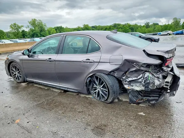 4T1T11BK4NU067811 2022 TOYOTA CAMRY - Image 2
