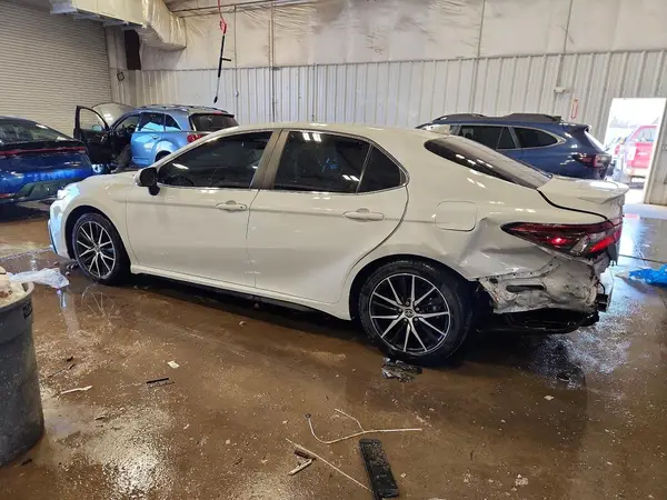 4T1T11BK5NU048748 2022 TOYOTA CAMRY - Image 2