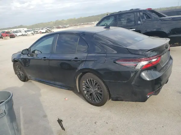 4T1T11BK5NU061290 2022 TOYOTA CAMRY - Image 2
