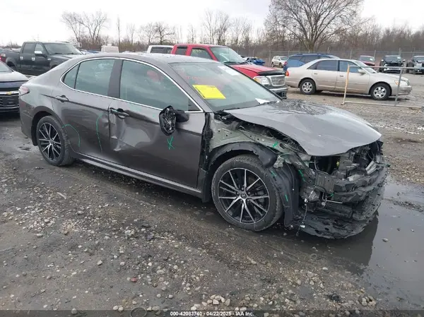 4T1T11BK5NU061614 2022 TOYOTA CAMRY - Image 1