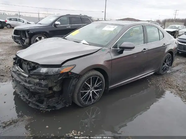 4T1T11BK5NU061614 2022 TOYOTA CAMRY - Image 2