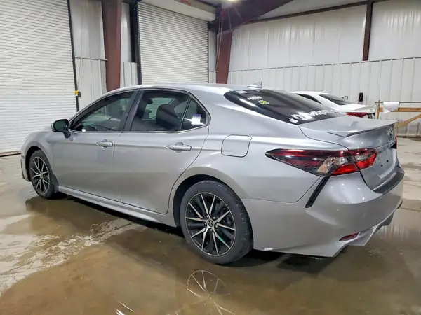 4T1T11BK5NU072208 2022 TOYOTA CAMRY - Image 2