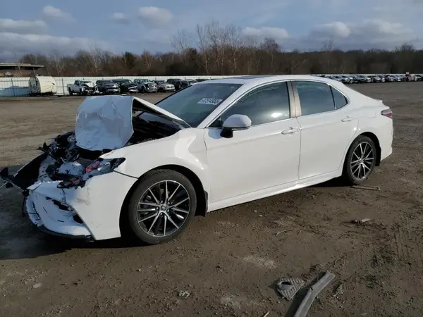 4T1T11BK5RU121073 2024 TOYOTA CAMRY - Image 1