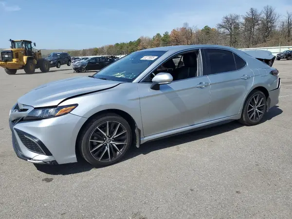 4T1T11BK6NU052369 2022 TOYOTA CAMRY - Image 1