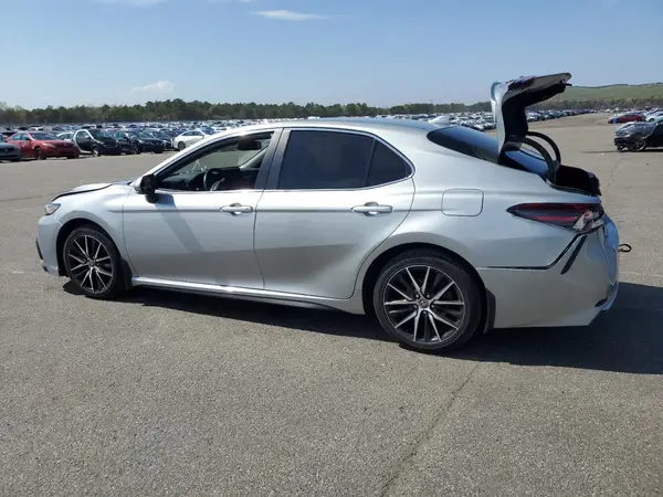 4T1T11BK6NU052369 2022 TOYOTA CAMRY - Image 2