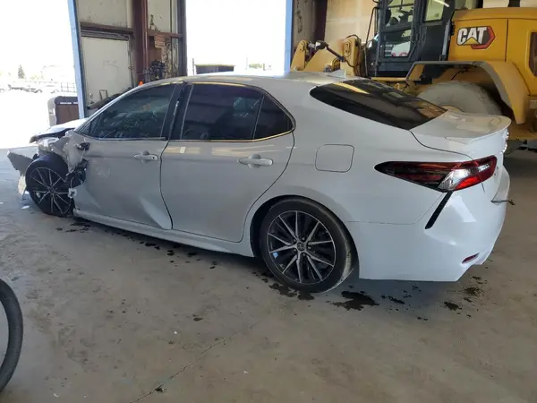 4T1T11BK6NU053618 2022 TOYOTA CAMRY - Image 2