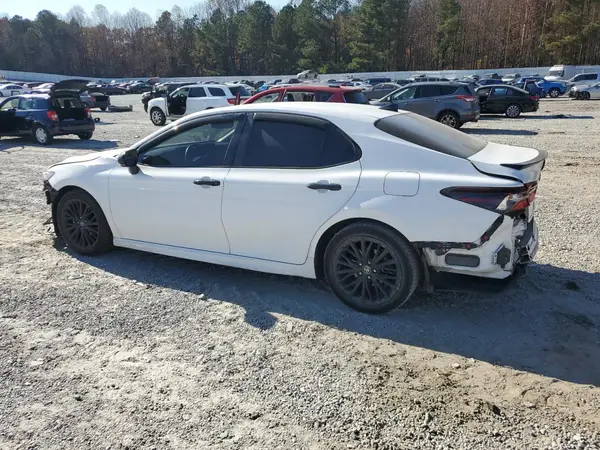 4T1T11BK6NU057636 2022 TOYOTA CAMRY - Image 2