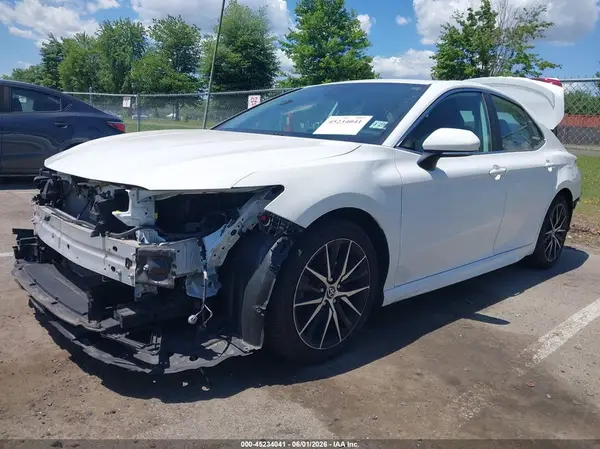 4T1T11BK6NU061346 2022 TOYOTA CAMRY - Image 2