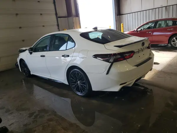 4T1T11BK6NU068734 2022 TOYOTA CAMRY - Image 2
