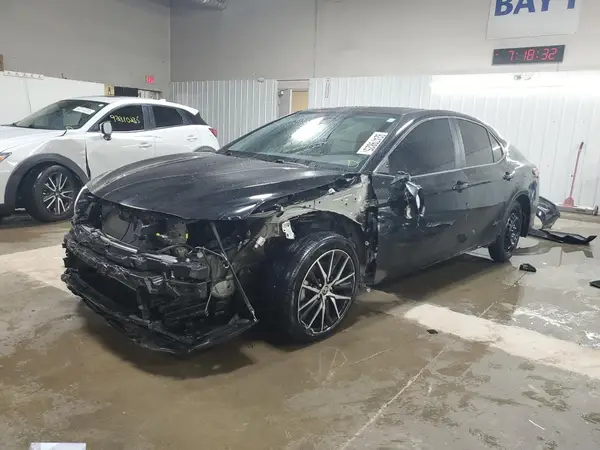4T1T11BK6NU069222 2022 TOYOTA CAMRY - Image 1