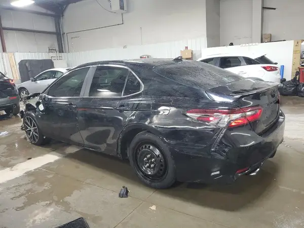 4T1T11BK6NU069222 2022 TOYOTA CAMRY - Image 2