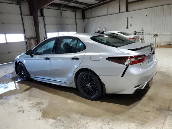 4T1T11BK6NU069589 2022 TOYOTA CAMRY - Image 2