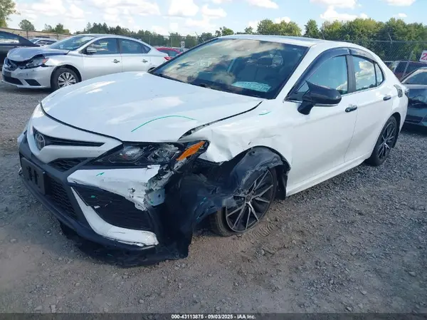4T1T11BK7MU024885 2021 TOYOTA CAMRY - Image 2