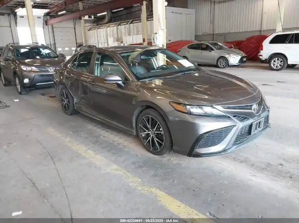 4T1T11BK7MU044439 2021 TOYOTA CAMRY - Image 1