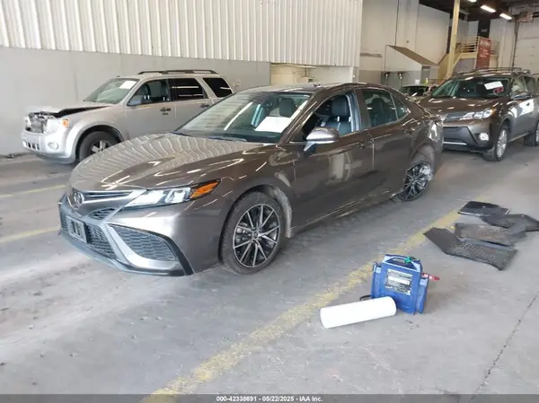 4T1T11BK7MU044439 2021 TOYOTA CAMRY - Image 2