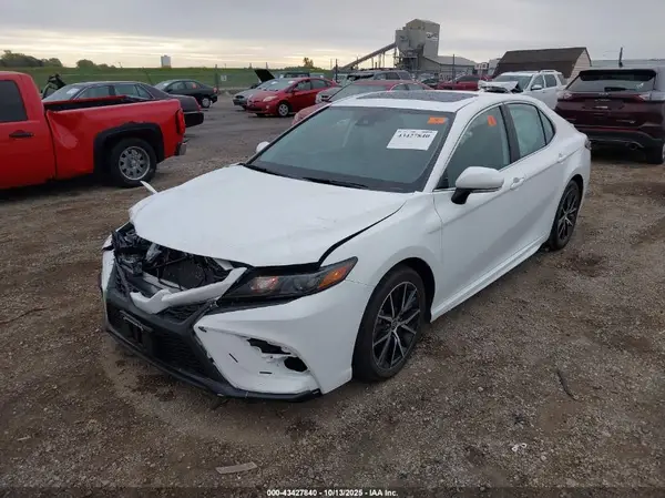 4T1T11BK7RU124492 2024 TOYOTA CAMRY - Image 2