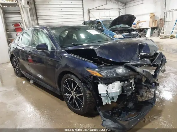 4T1T11BK8MU041159 2021 TOYOTA CAMRY - Image 1