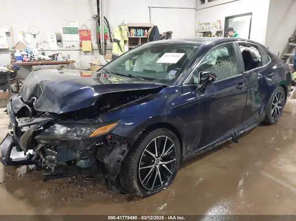 4T1T11BK8MU041159 2021 TOYOTA CAMRY - Image 2