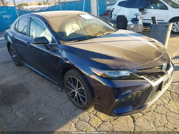 4T1T11BK8MU046877 2021 TOYOTA CAMRY - Image 1