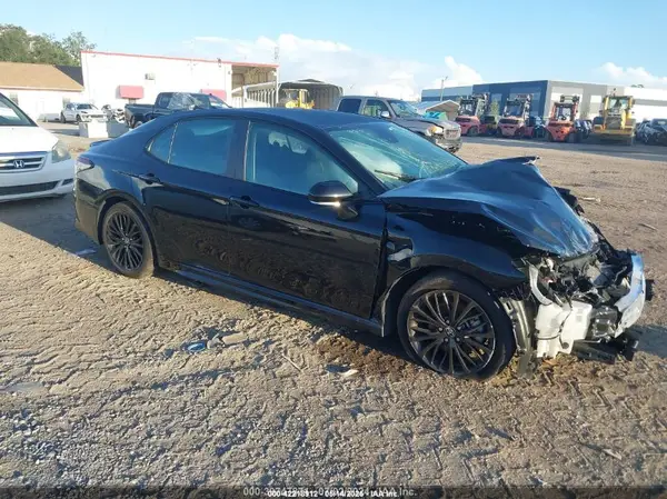 4T1T11BK9MU030204 2021 TOYOTA CAMRY - Image 1