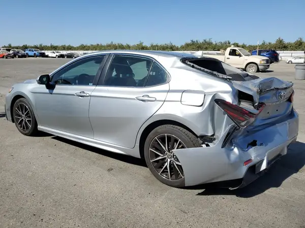 4T1T11BK9NU052463 2022 TOYOTA CAMRY - Image 2