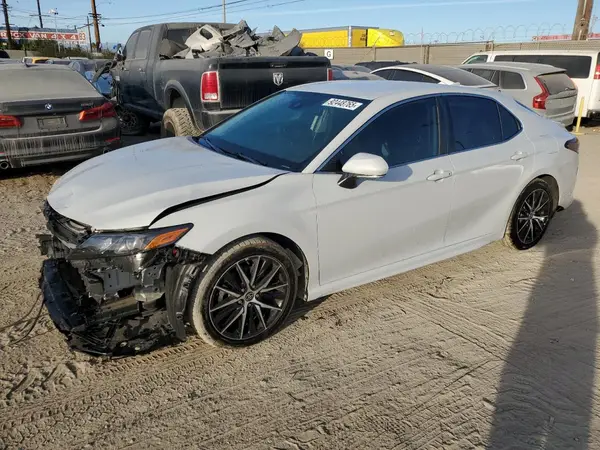 4T1T11BK9NU061678 2022 TOYOTA CAMRY - Image 1