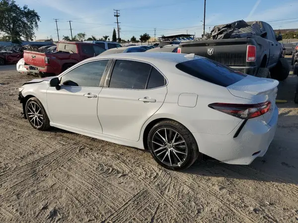 4T1T11BK9NU061678 2022 TOYOTA CAMRY - Image 2