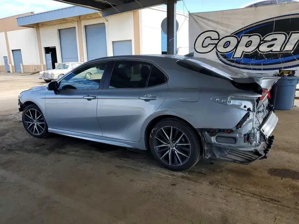 4T1T11BK9NU063771 2022 TOYOTA CAMRY - Image 2