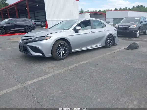 4T1T11BK9NU066573 2022 TOYOTA CAMRY - Image 2