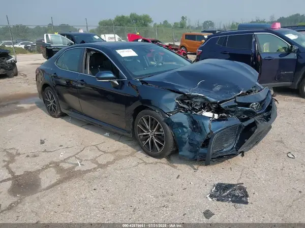 4T1T11BKXMU042040 2021 TOYOTA CAMRY - Image 1