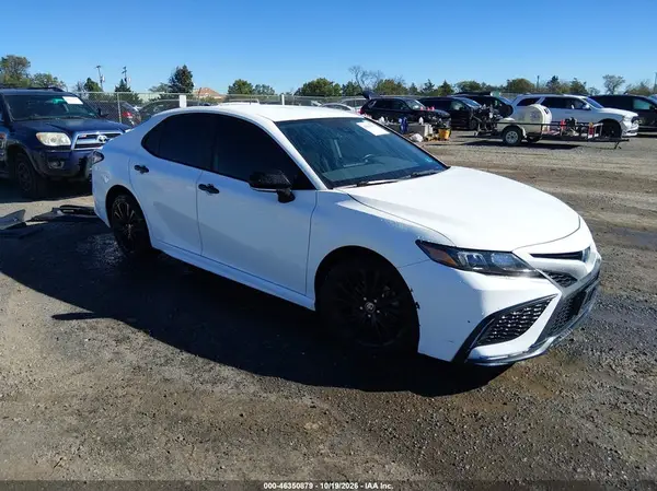 4T1T31AK0NU033523 2022 TOYOTA CAMRY - Image 1