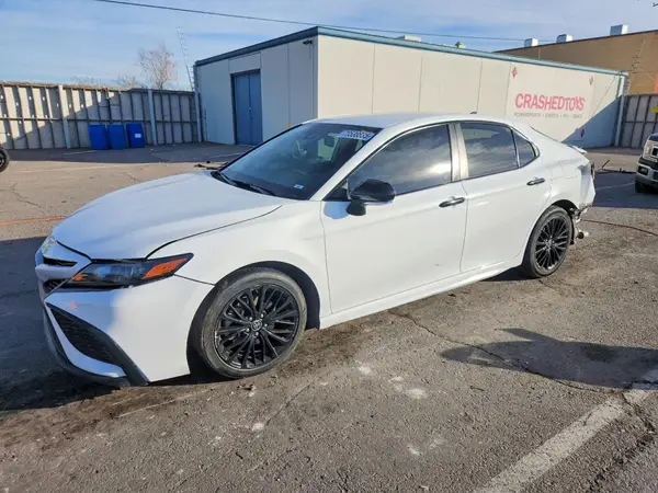 4T1T31AK1NU033837 2022 TOYOTA CAMRY - Image 1